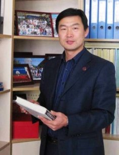 李春 教授.jpg